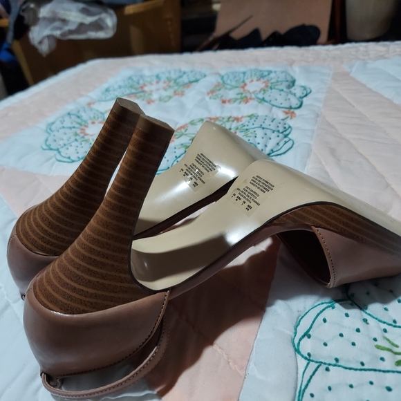 Bongo Open Toe Ankle Strap Nude Beige Heels Women's Size 9M - Picture 8 of 9